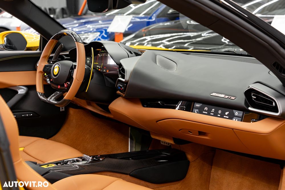 Ferrari 296 GTS - 12