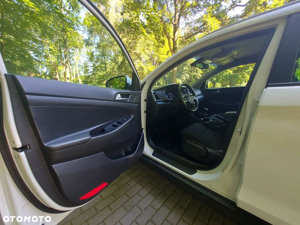 Hyundai Tucson 1.6 GDI BlueDrive Design 2WD - 28
