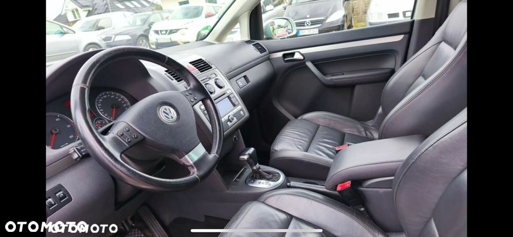 Volkswagen Touran 2.0 TDI DPF DSG Highline - 3