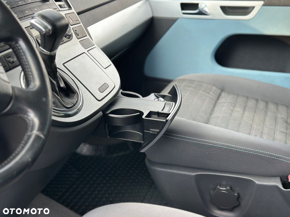 Volkswagen Multivan - 27