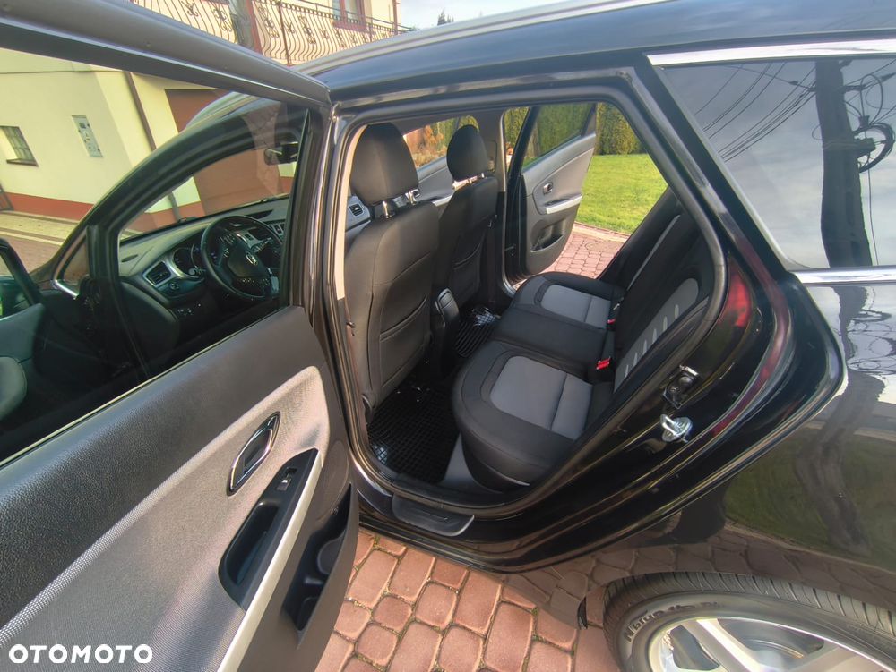 Kia Ceed 1.6 GDI Dream Team Edition - 6