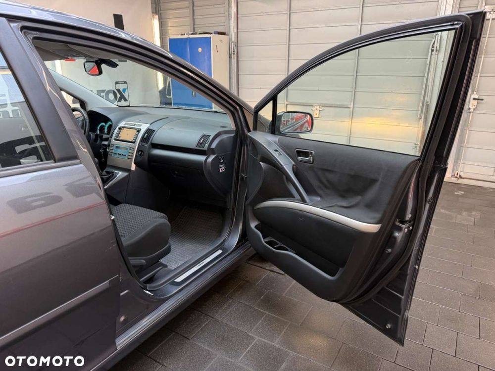 Toyota Corolla Verso 2.2 D-4D Premium + 7os - 36