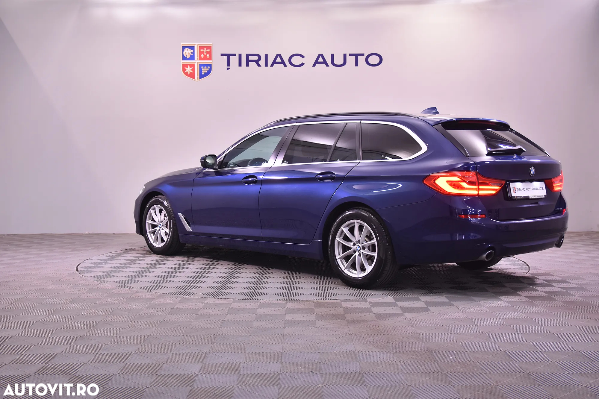 BMW Seria 5 530d xDrive AT - 3