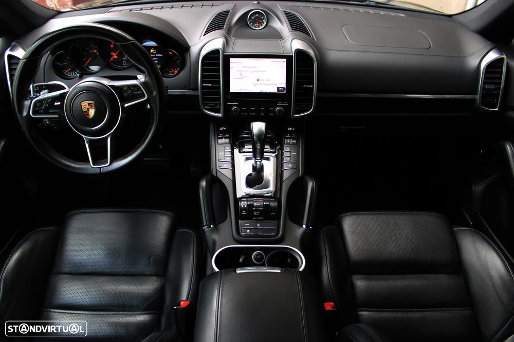 Porsche Cayenne Platinum Edition - 18
