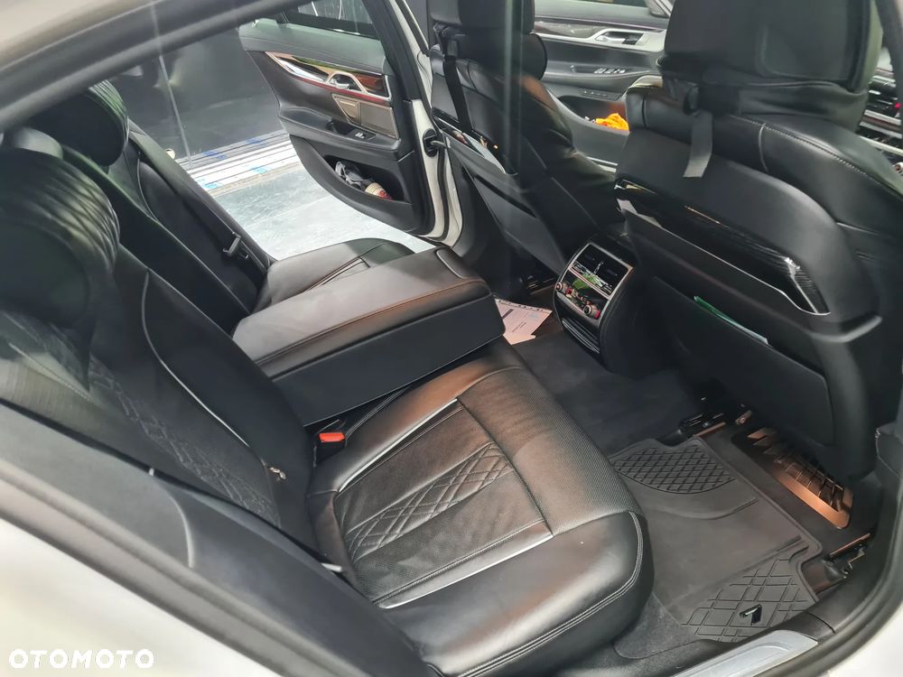BMW Seria 7 730d xDrive sport - 15