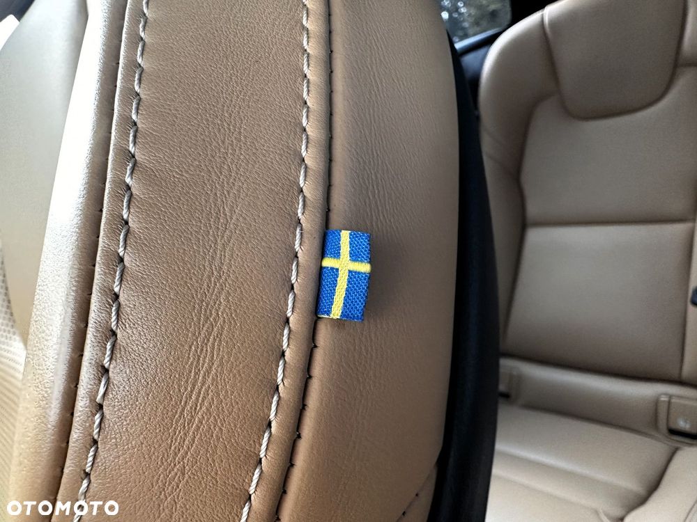 Volvo XC 60 - 35
