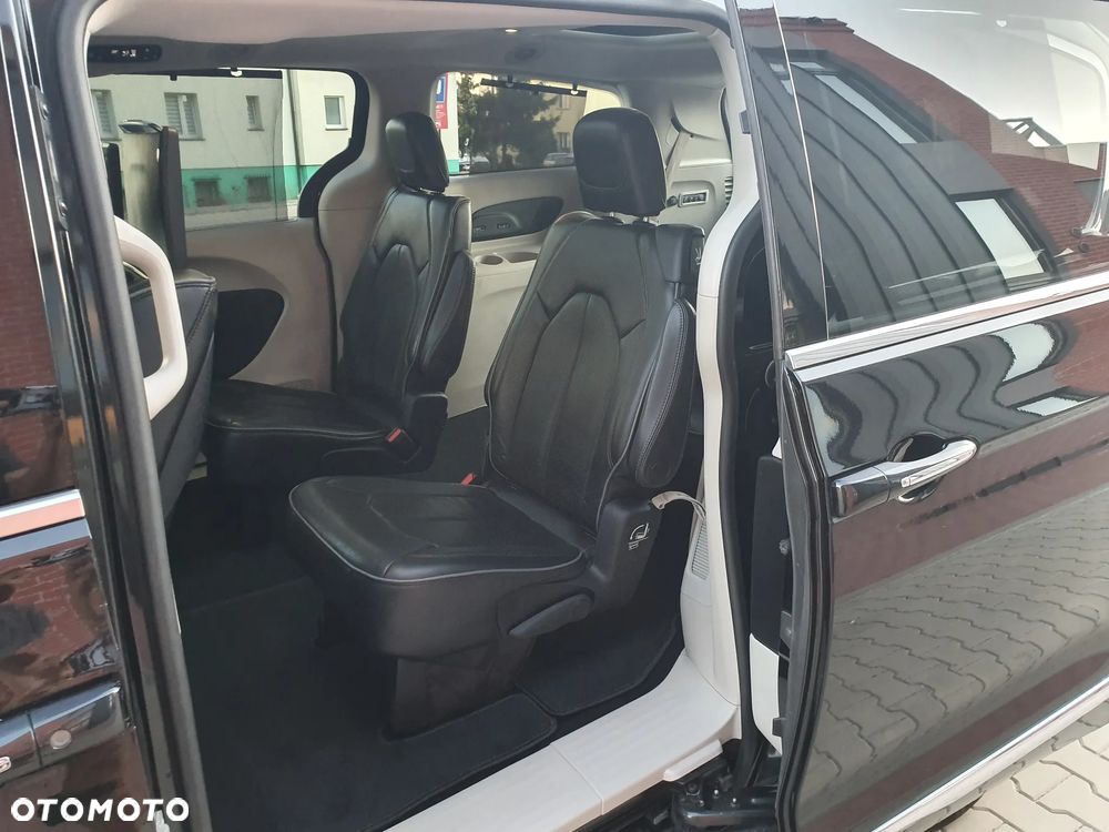 Chrysler Pacifica - 9