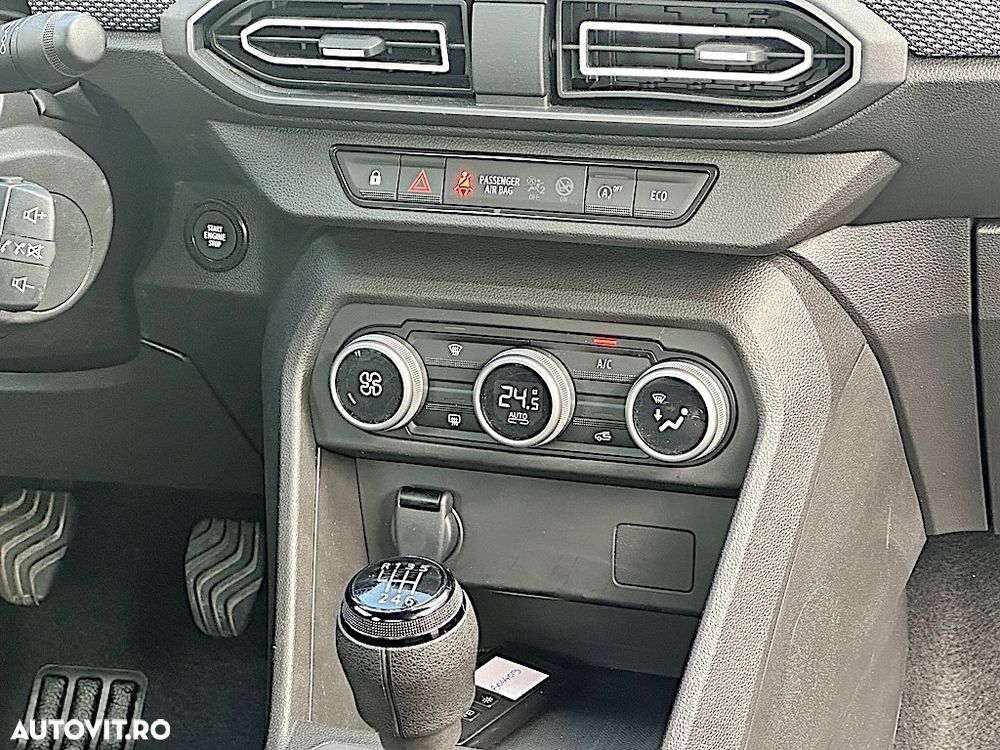 Dacia Logan TCe 90 MT6 Journey - 9