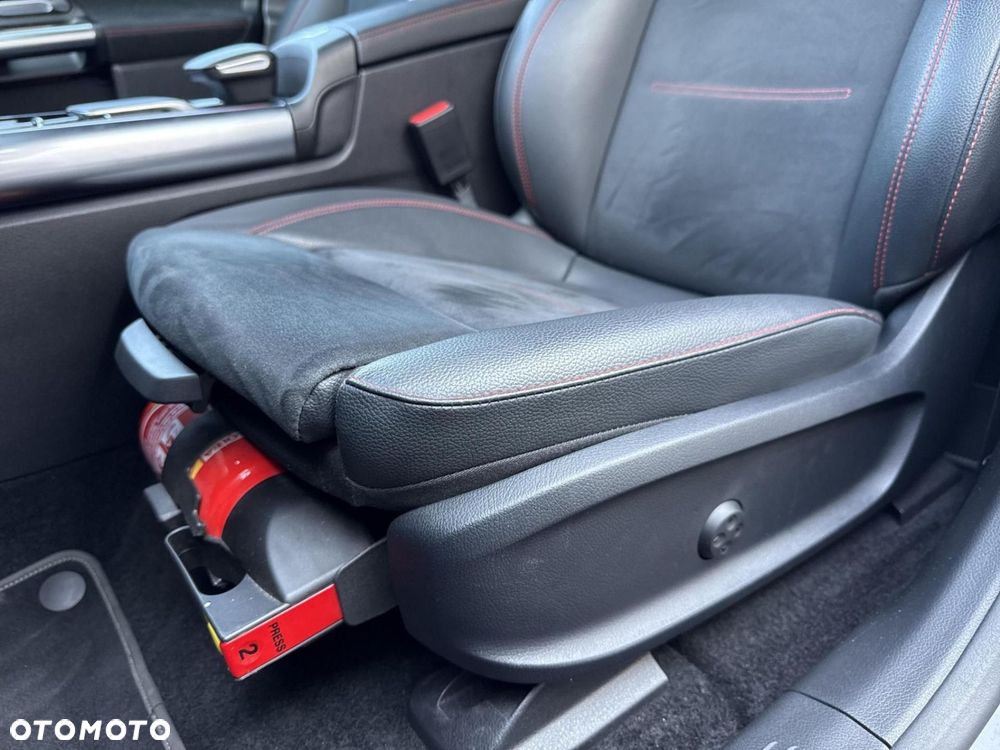 Mercedes-Benz EQA - 12