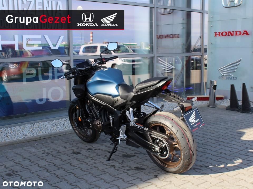 Honda CB - 8