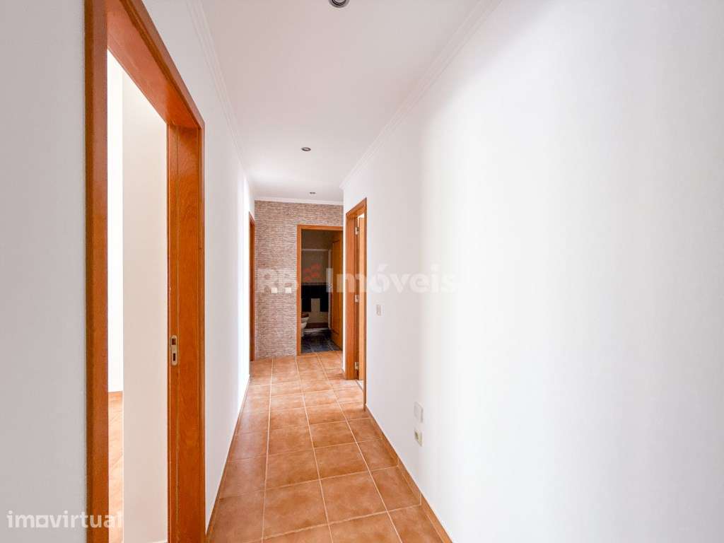 Apartamento T3 com Garagem e Arrecadação - Excelente Localização no... - Grande imagem: 3/33