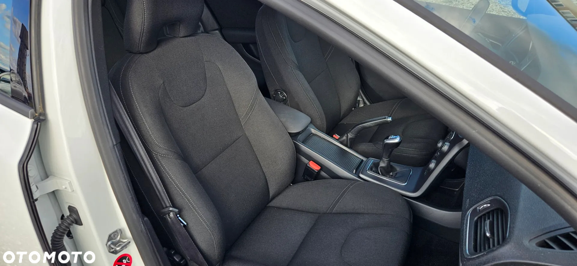Volvo V40 D2 - 24
