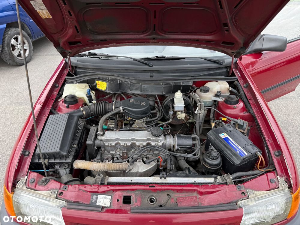 Opel Astra 1.6 GL - 19