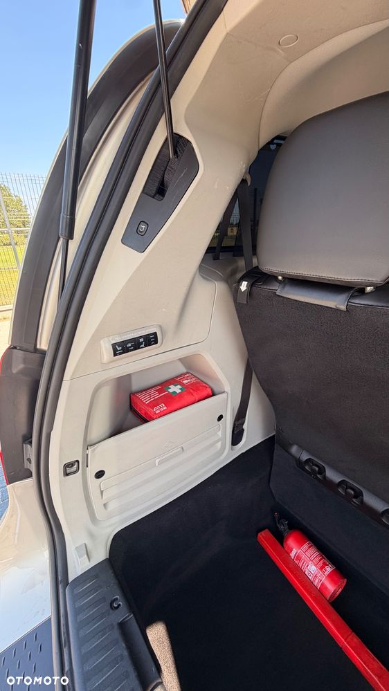 Chrysler Town & Country 3.6 Limited - 13