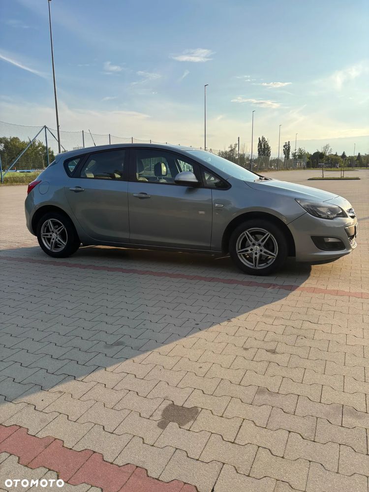 Opel Astra 1.6 Enjoy - 9