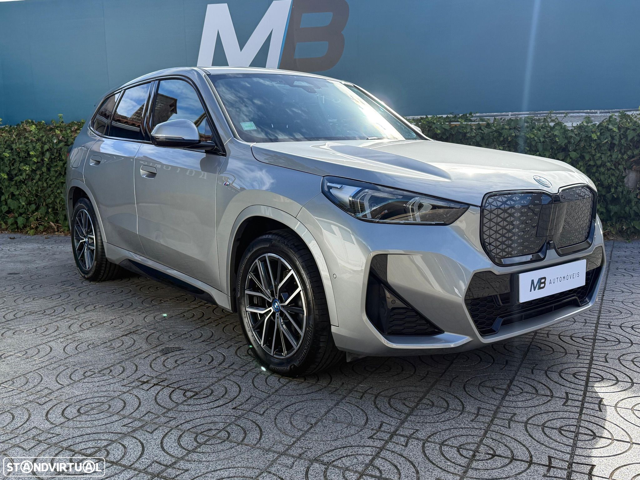BMW iX1 eDrive20 Pack Desportivo M - 1