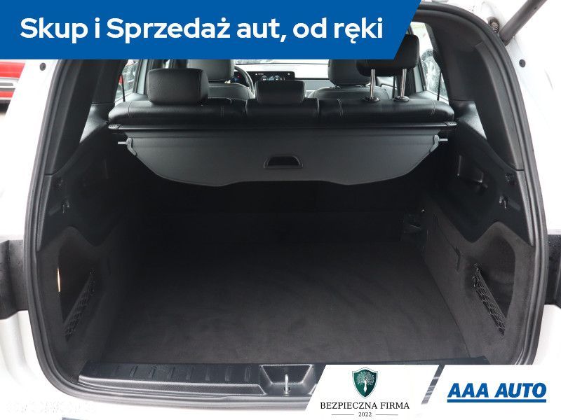 Mercedes-Benz GLB - 15