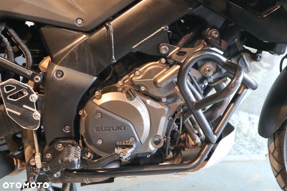 Suzuki V-STROM - 23