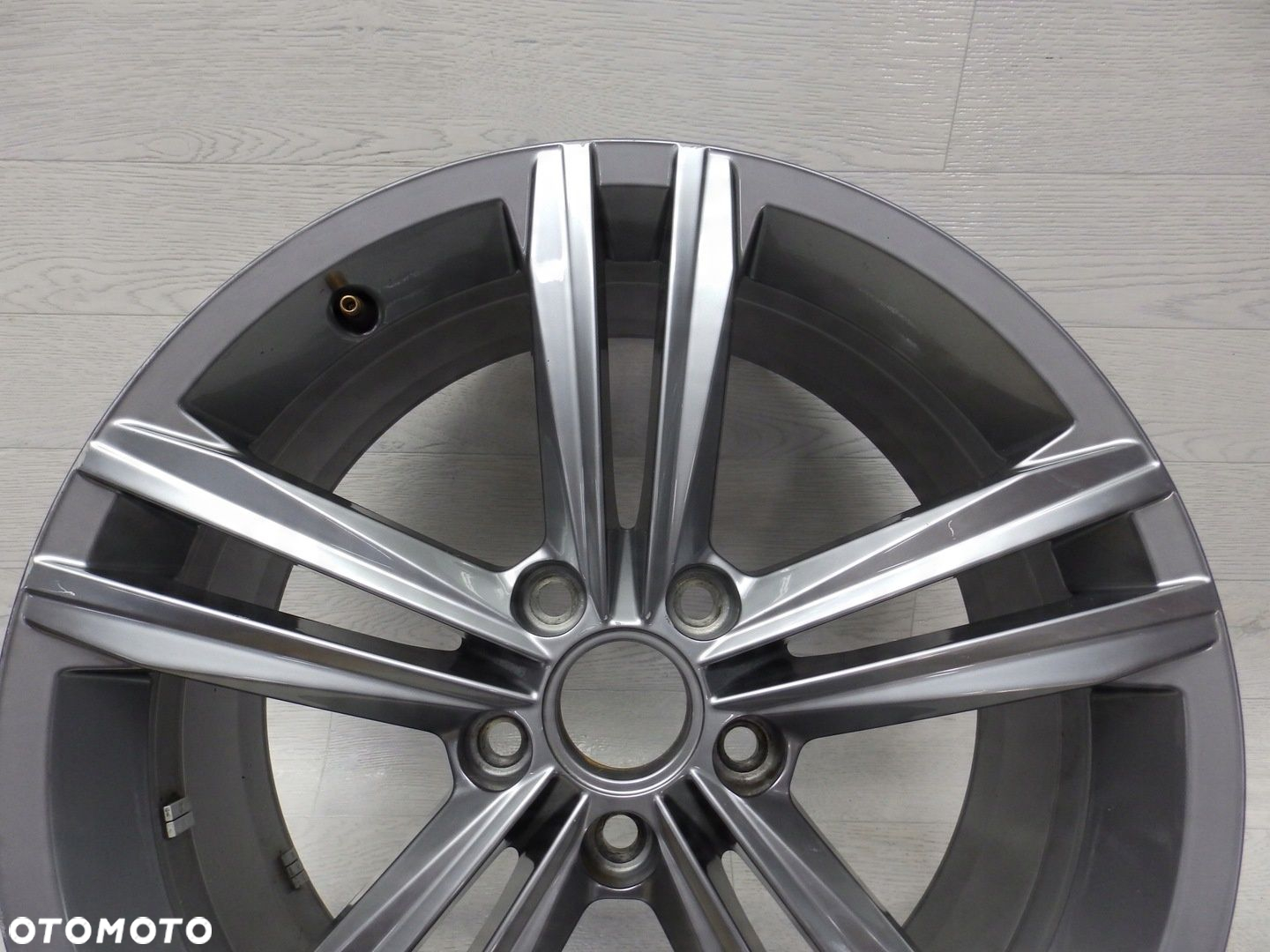 Felga VW Golf VII R-Line 5G0 7.5Jx18H2 Et51 5x112 - 2