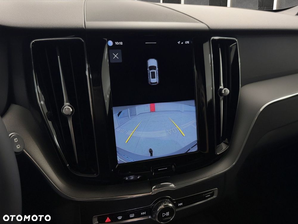 Volvo XC 60 B4 D AWD Plus Dark - 22