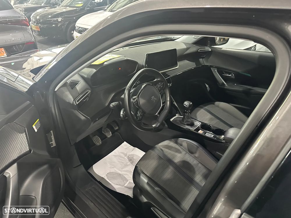 Peugeot 2008 1.2 PureTech Active - 8