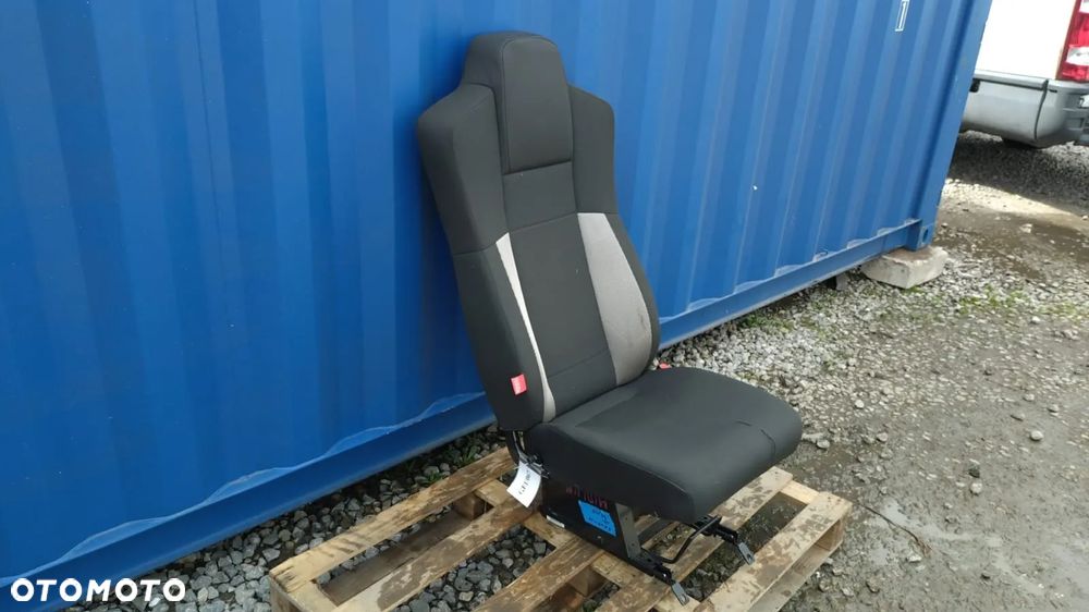 FOTEL PASAŻERA RENAULT TRUCK D T C K MIDLUM PREMIUM NO GF1/067 - 2