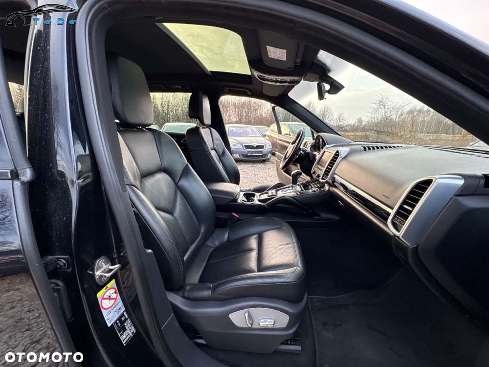 Porsche Cayenne Diesel Platinum Edition - 36