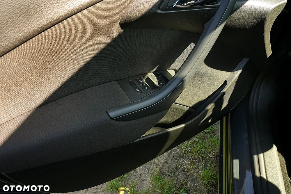 Opel Astra 1.4 Turbo Edition Sport - 23