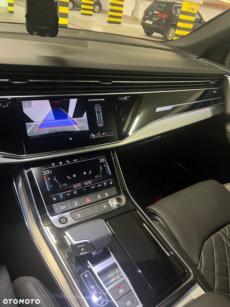 Audi Q8 - 12