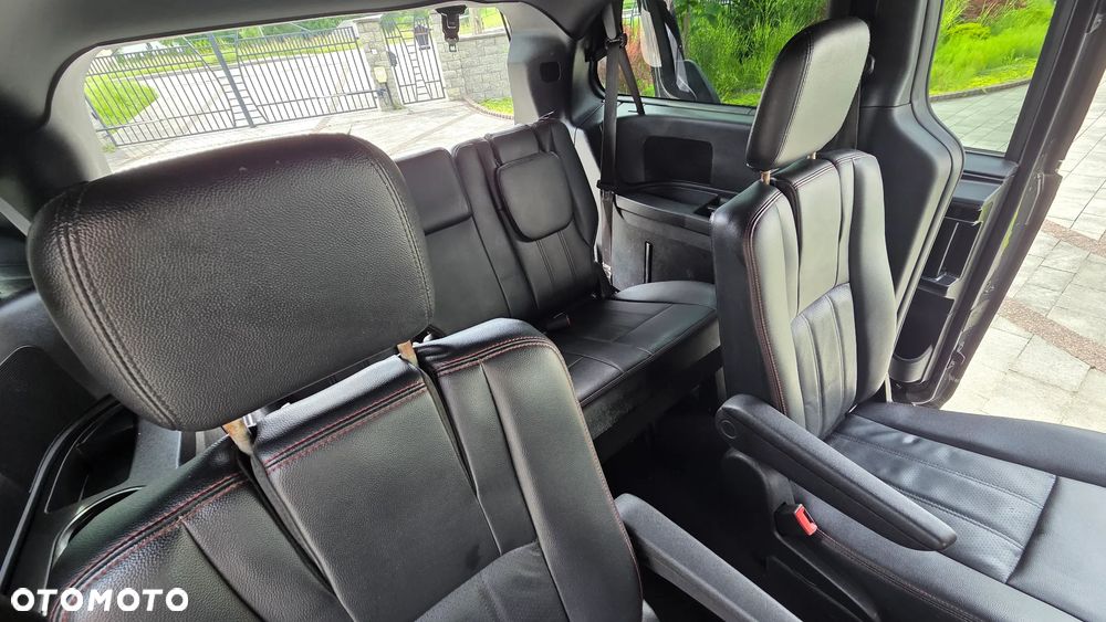 Dodge Grand Caravan 3.6 R/T - 9