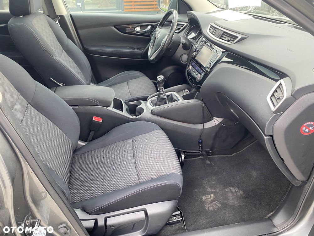 Nissan Qashqai 1.6 DIG-T N-Connecta - 27