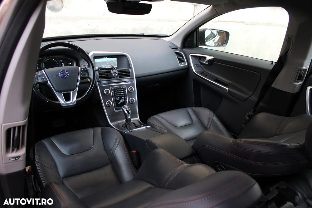 Volvo XC 60 D5 AWD Geartronic Summum - 6