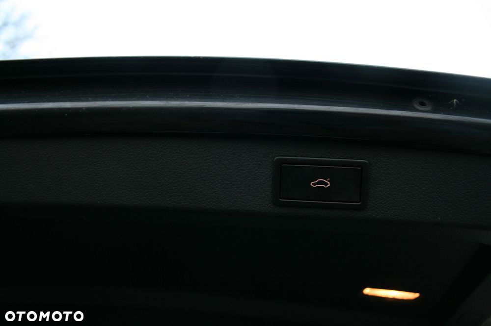 Skoda Superb 2.0 TDI 4x4 L&K DSG - 9