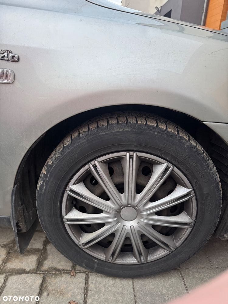 Toyota Avensis 2.0 D-4D High - 9