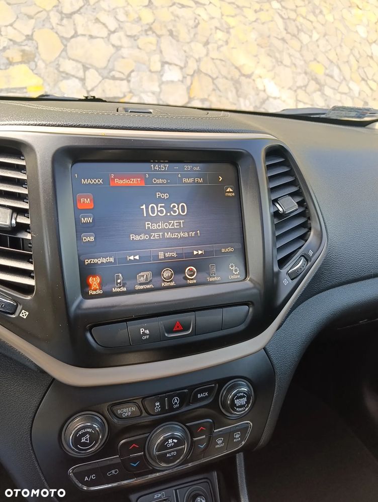 Jeep Cherokee - 8