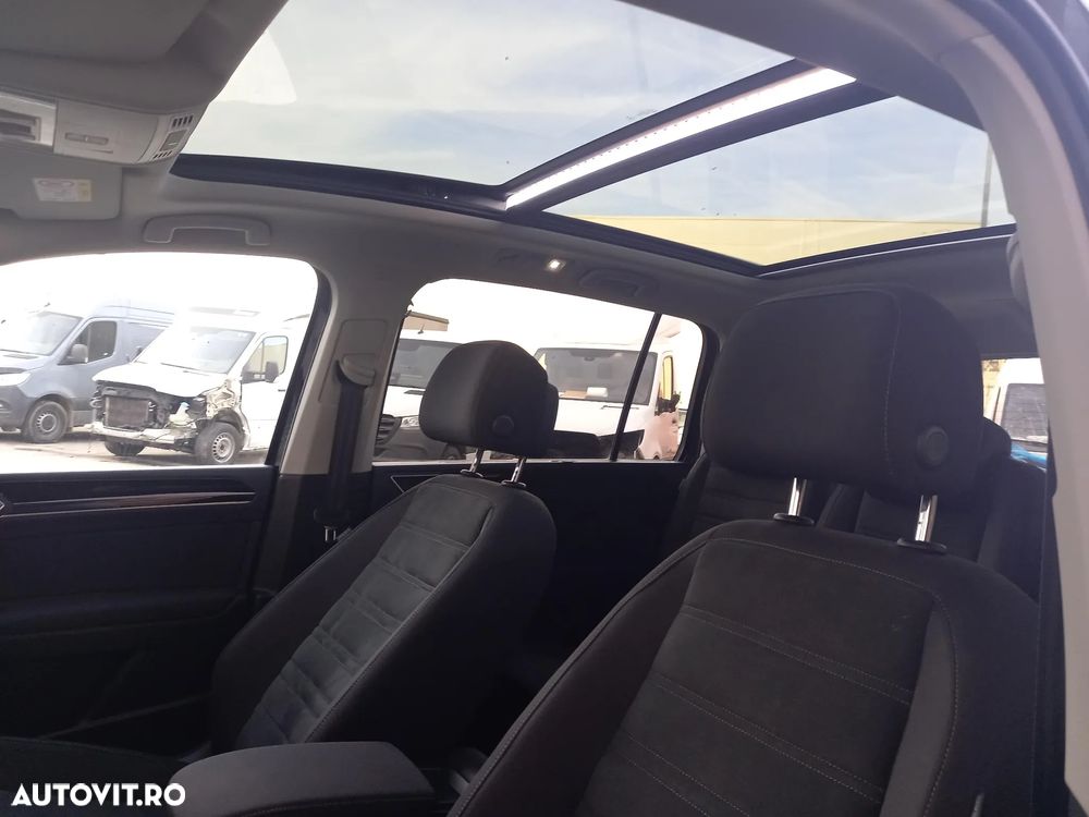 Volkswagen Touran - 20