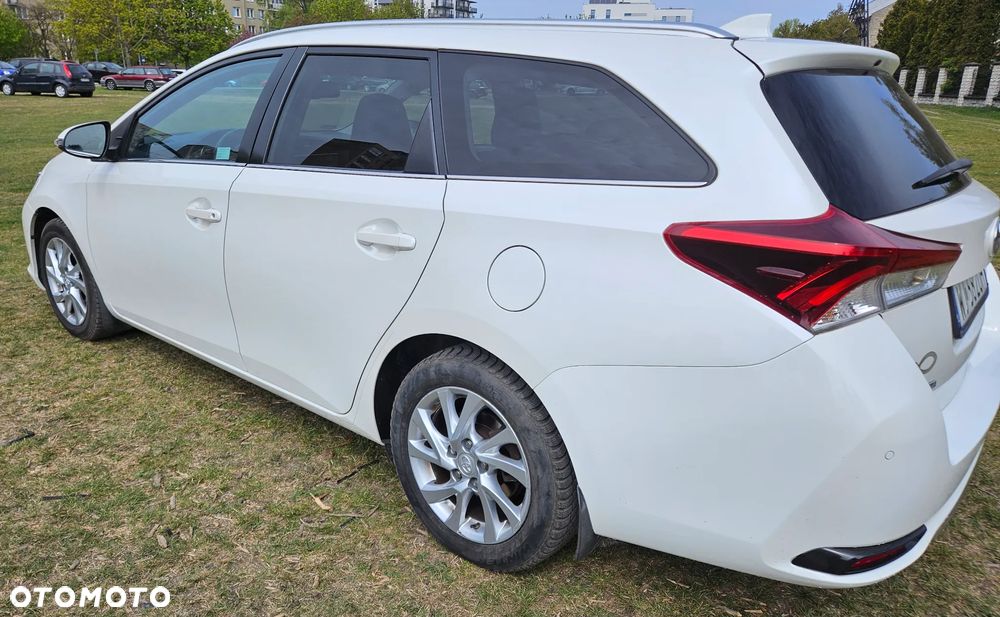 Toyota Auris 1.6 Prestige - 6