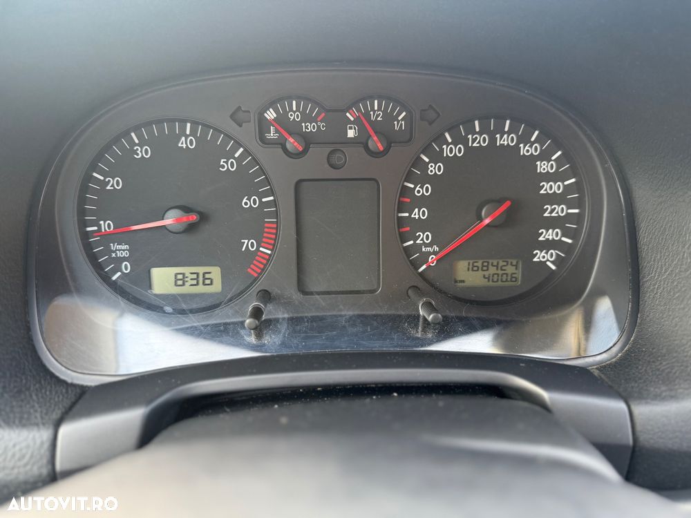 Volkswagen Golf 1.6 - 9