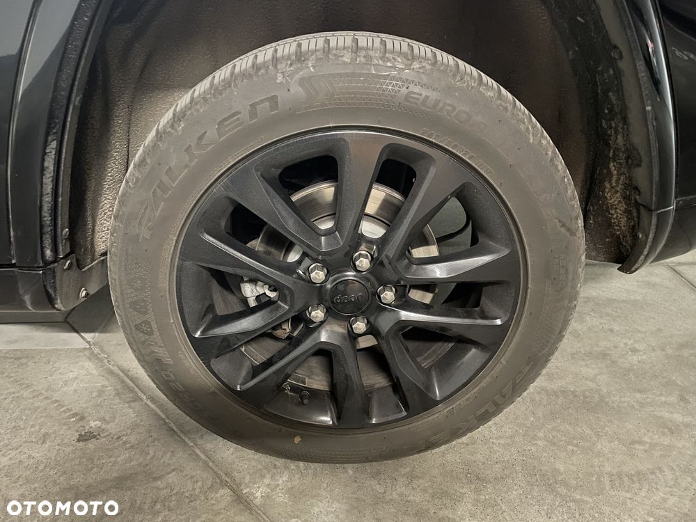 Jeep Grand Cherokee - 16