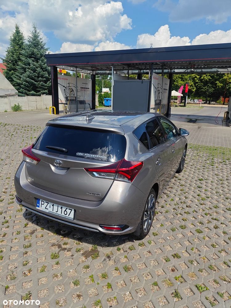 Toyota Auris 1.6 Premium Comfort - 12