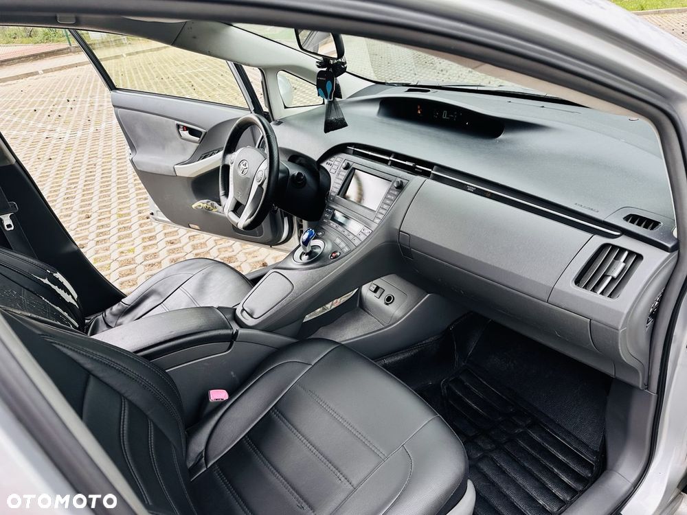Toyota Prius 1.5 VVT-i Prestige - 4