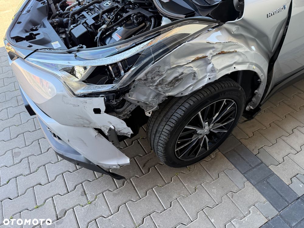 Toyota C-HR Lounge - 13