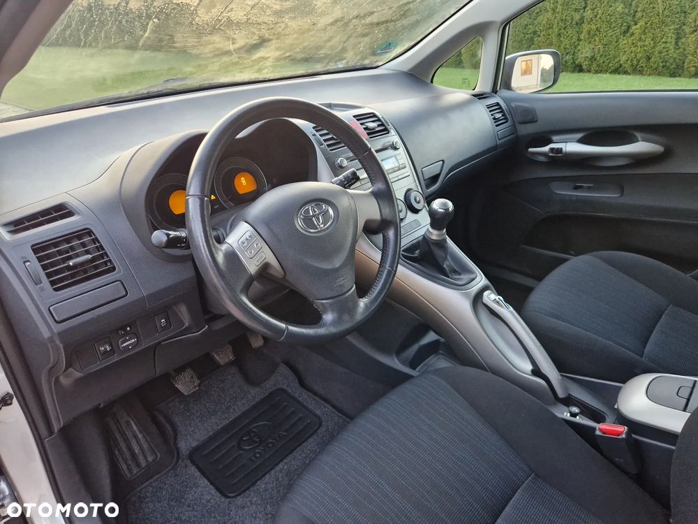 Toyota Auris 1.6 VVT-i Executive - 36