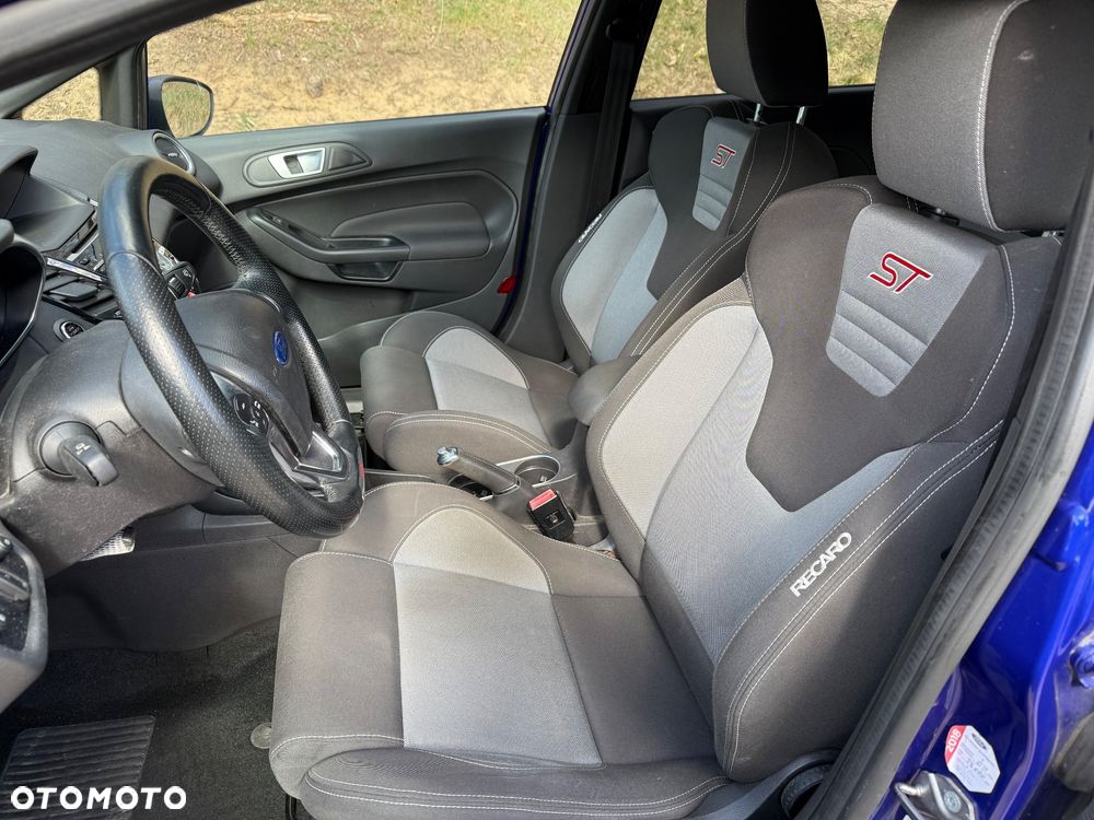 Ford Fiesta 1.6 EcoBoost ST - 14