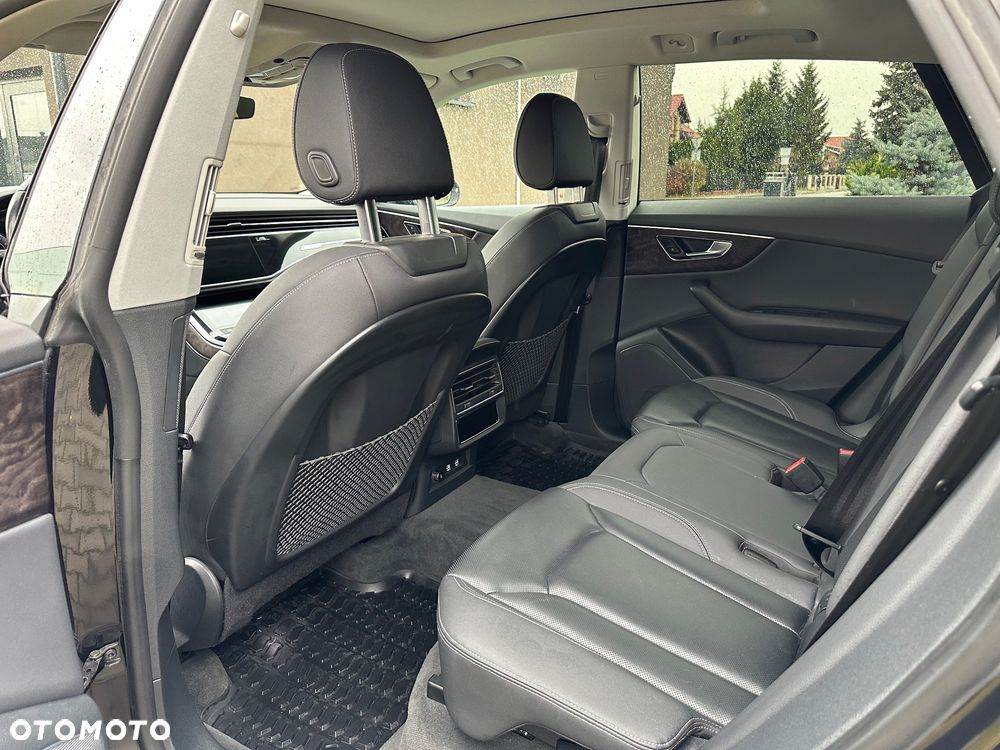 Audi Q8 55 TFSI quattro tiptronic - 9