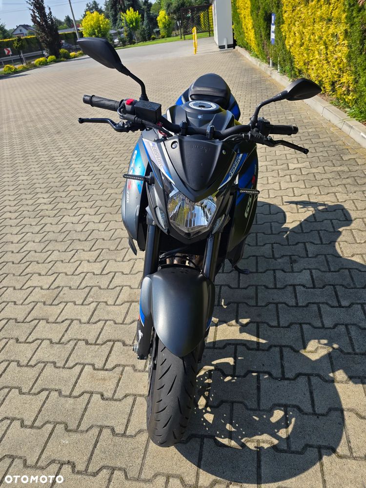 Suzuki GSX - 10