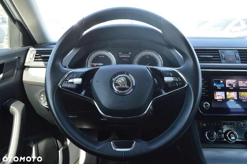 Skoda Superb 2.0 TDI SCR Ambition - 9