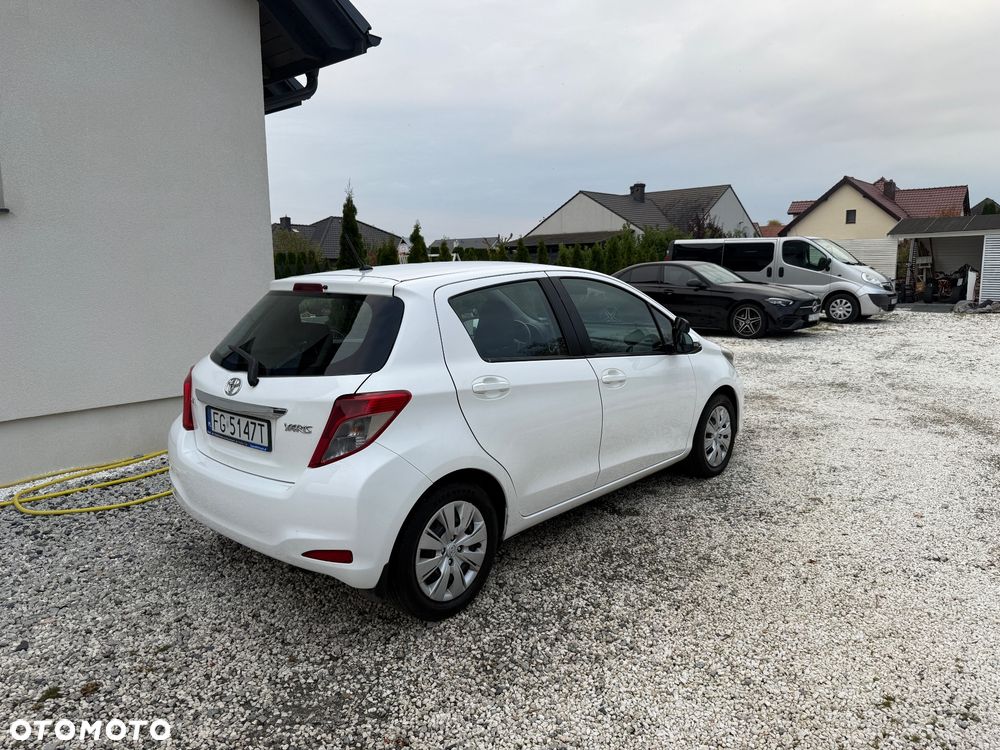 Toyota Yaris 1.33 Premium - 6