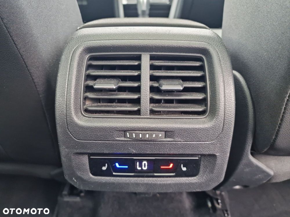 Volkswagen Touran 2.0 TDI BMT Comfortline DSG - 23