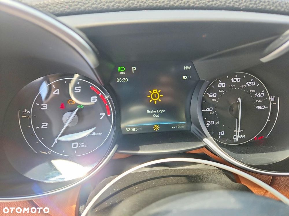 Alfa Romeo Giulia 2.0 Turbo 16V AT8-Q4 Ti - 11